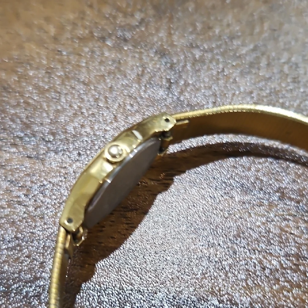 Seiko Gold-Tone Quartz Timepiece